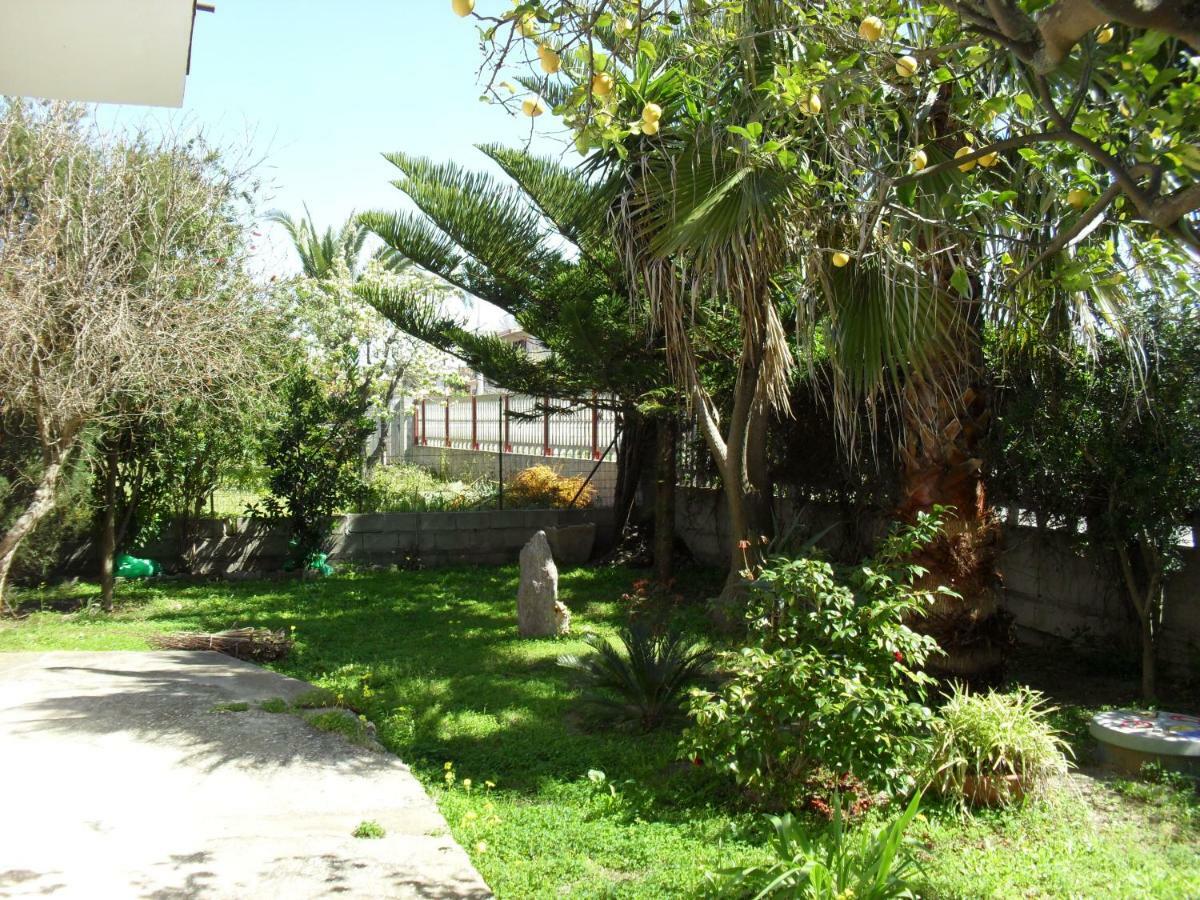 Casa Vacanze"Il Bouganville" Carbonia Eksteriør bilde