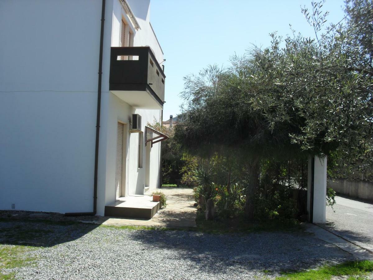 Casa Vacanze"Il Bouganville" Carbonia Eksteriør bilde