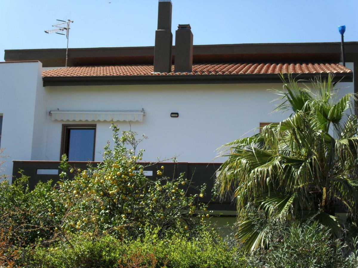 Casa Vacanze"Il Bouganville" Carbonia Eksteriør bilde